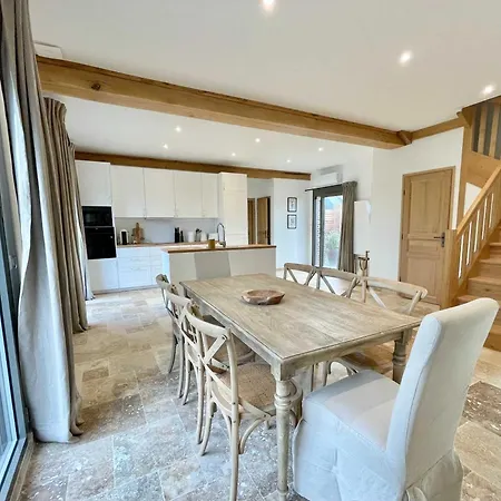 Maison Des Pommiers Elegant House Near Deauville Holiday home *